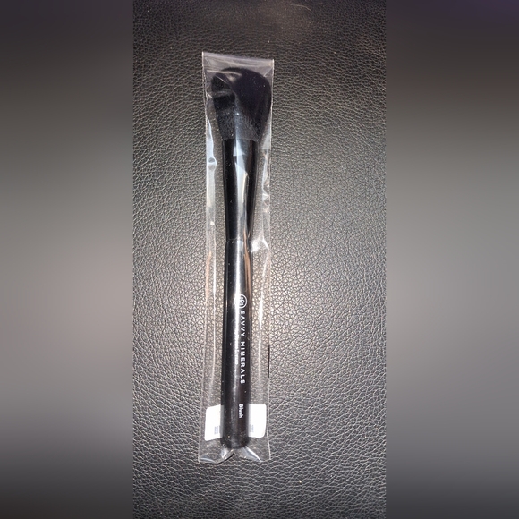 Young Living Other - Young Living Savvy Minerals Blush Brush